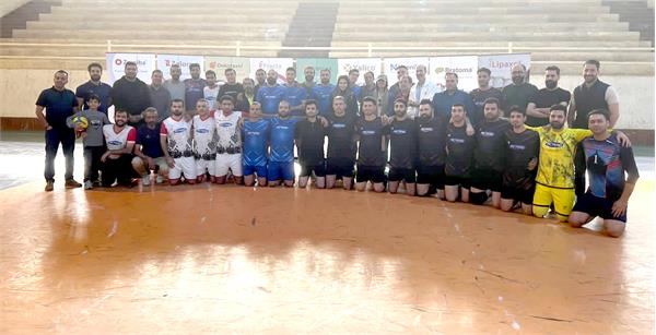 تیم فوتسال سازمان تدارکات پزشکی مقام دوم مسابقات جام سلامت را کسب کرد